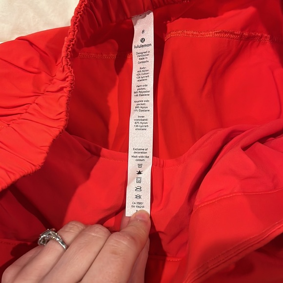 Lululemon trouser crop pants - Picture 2 of 4